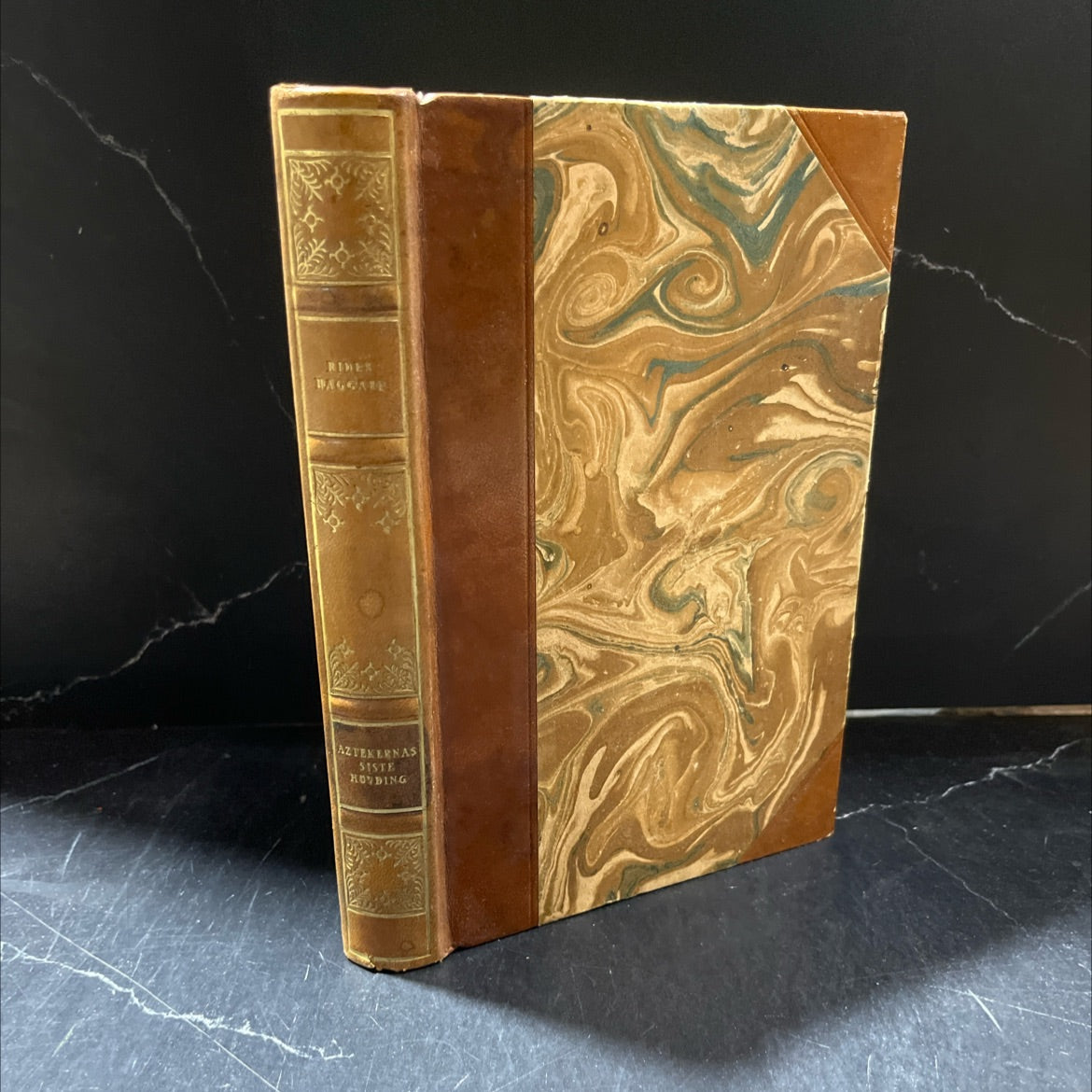 aztekernas siste hövding book, by sir h. rider haggard, 1928 Leather image 1