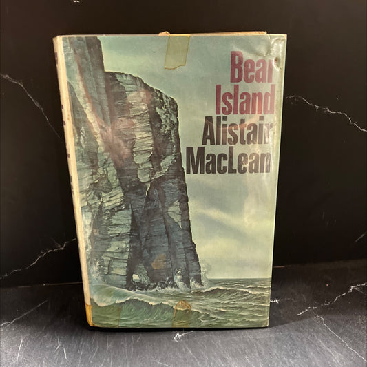 bear island book, by alistair maclean, 1971 Hardcover image 1