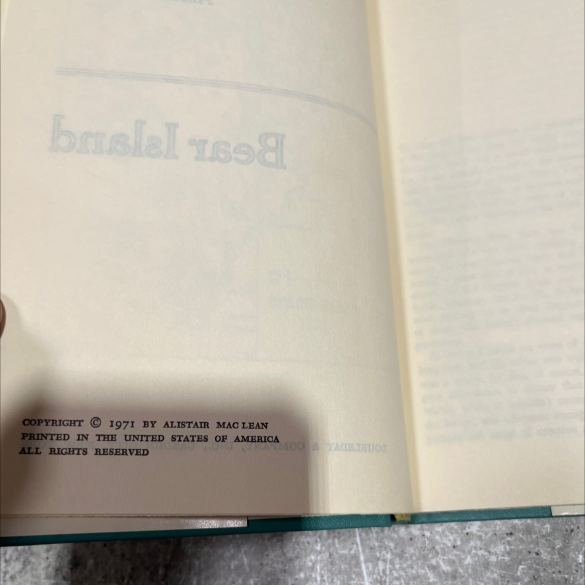 bear island book, by alistair maclean, 1971 Hardcover image 3