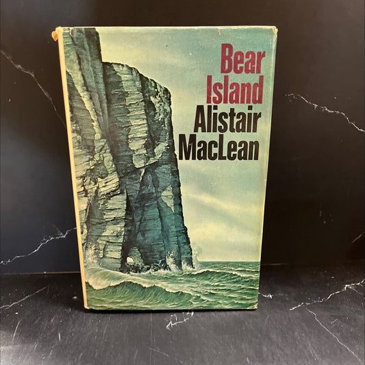 bear island book, by alistair maclean, 1971 Hardcover image 1