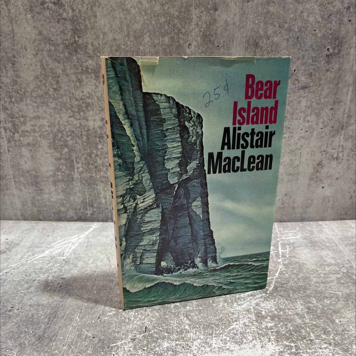 bear island book, by alistair maclean, 1971 Hardcover image 1