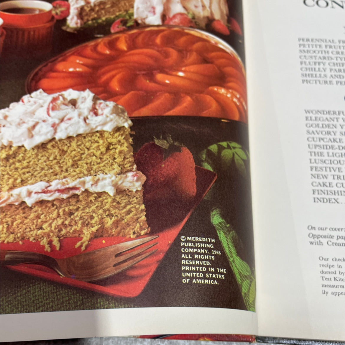 better homes and gardens pies and cakes book, by unknown, 1966 Hardcover image 3