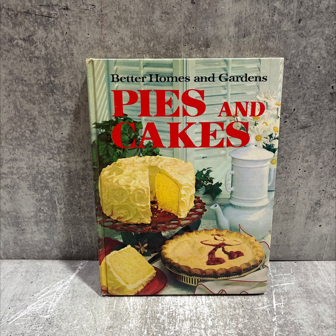 better homes and gardens pies and cakes book, by unknown, 1966 Hardcover image 1