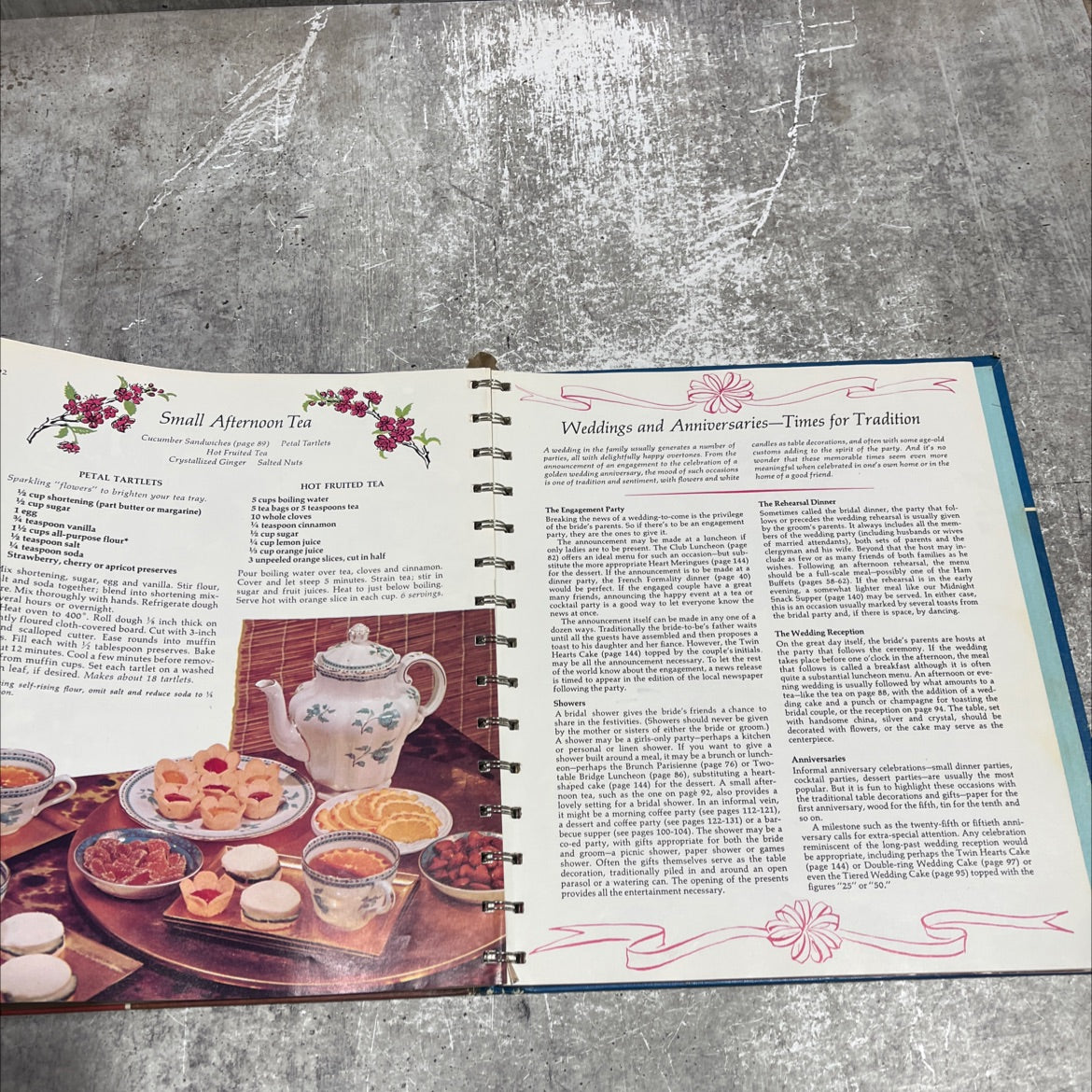 betty crocker's avonna payne hostess cookbook book, by avonna jaipre, 1973 Leather image 4