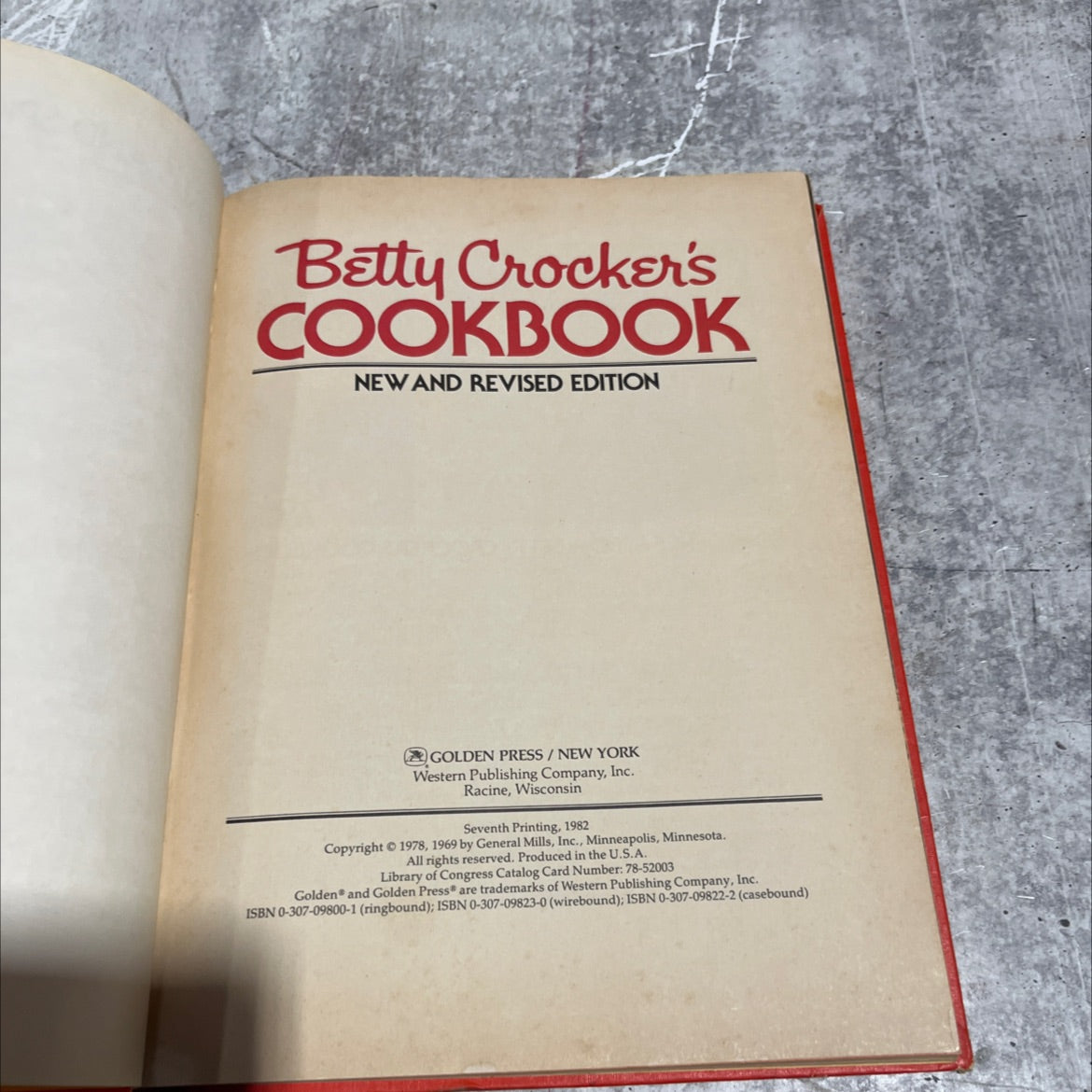 betty crocker's cookbook new and revised edition book, by unknown, 1982 Hardcover image 3