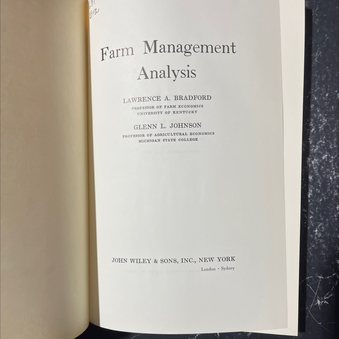 bra farm management analysis book, by lawrence a. bradford, glenn l. johnson, 1953 Hardcover image 2