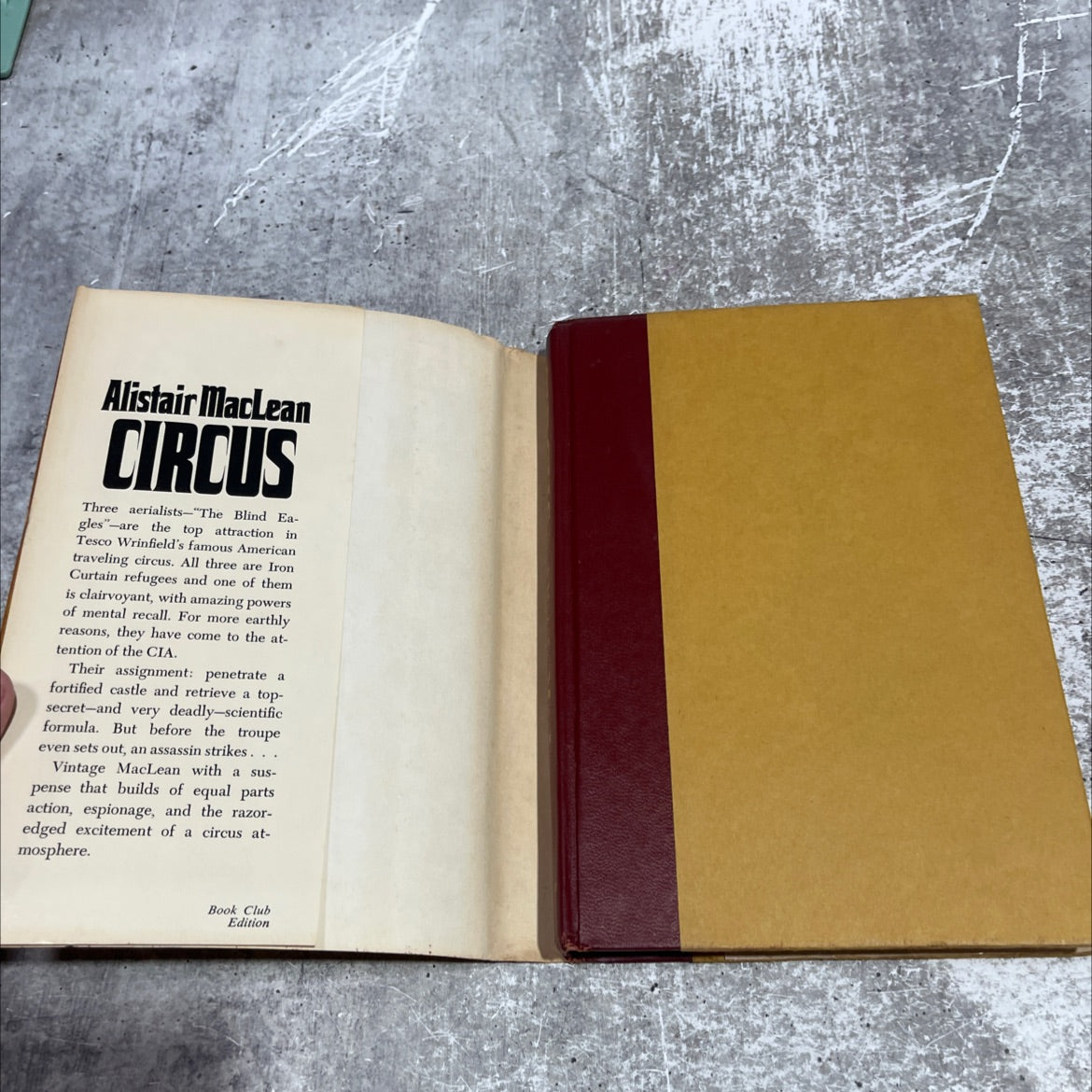 circus book, by alistair maclean, 1975 Hardcover image 4