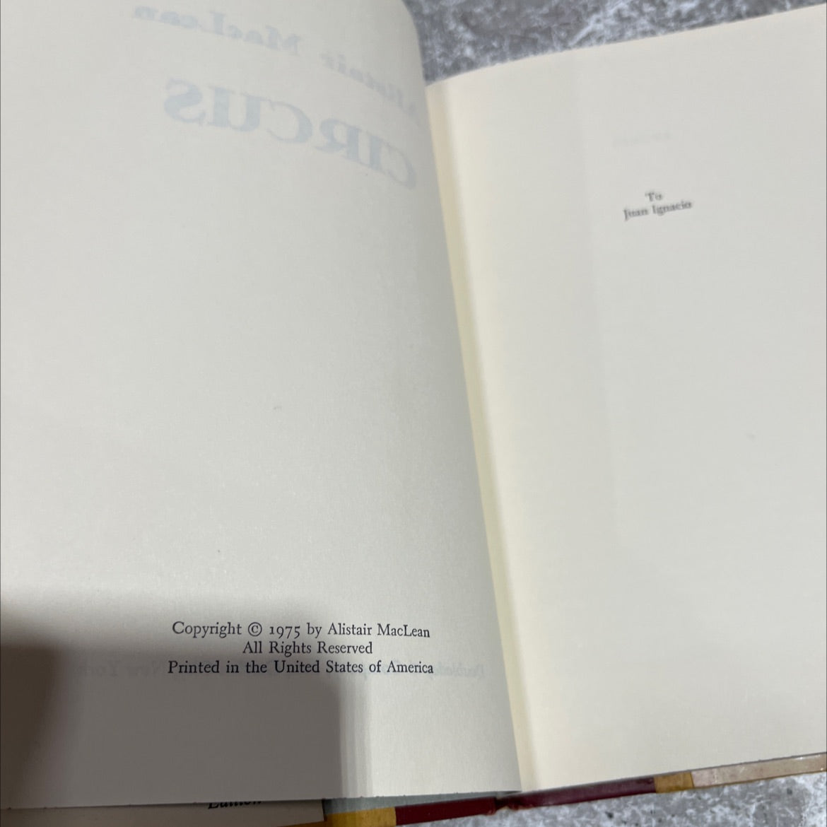 circus book, by alistair maclean, 1975 Hardcover image 3