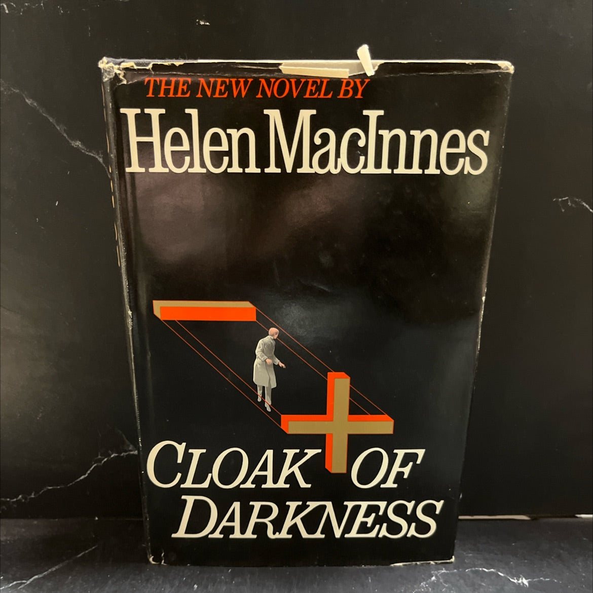 cloak of darkness book, by Helen MacInnes, 1982 Hardcover image 1