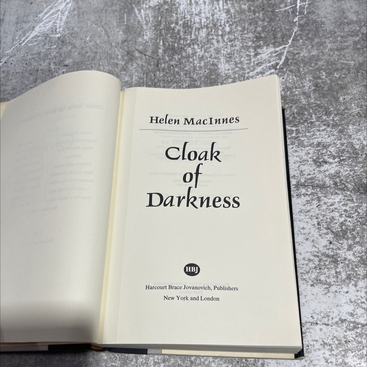 cloak of darkness book, by Helen MacInnes, 1982 Hardcover image 2