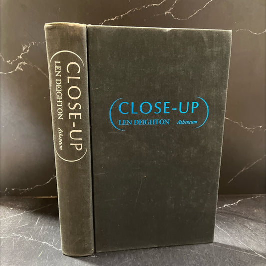close-up book, by len deighton, 1972 Hardcover image 1