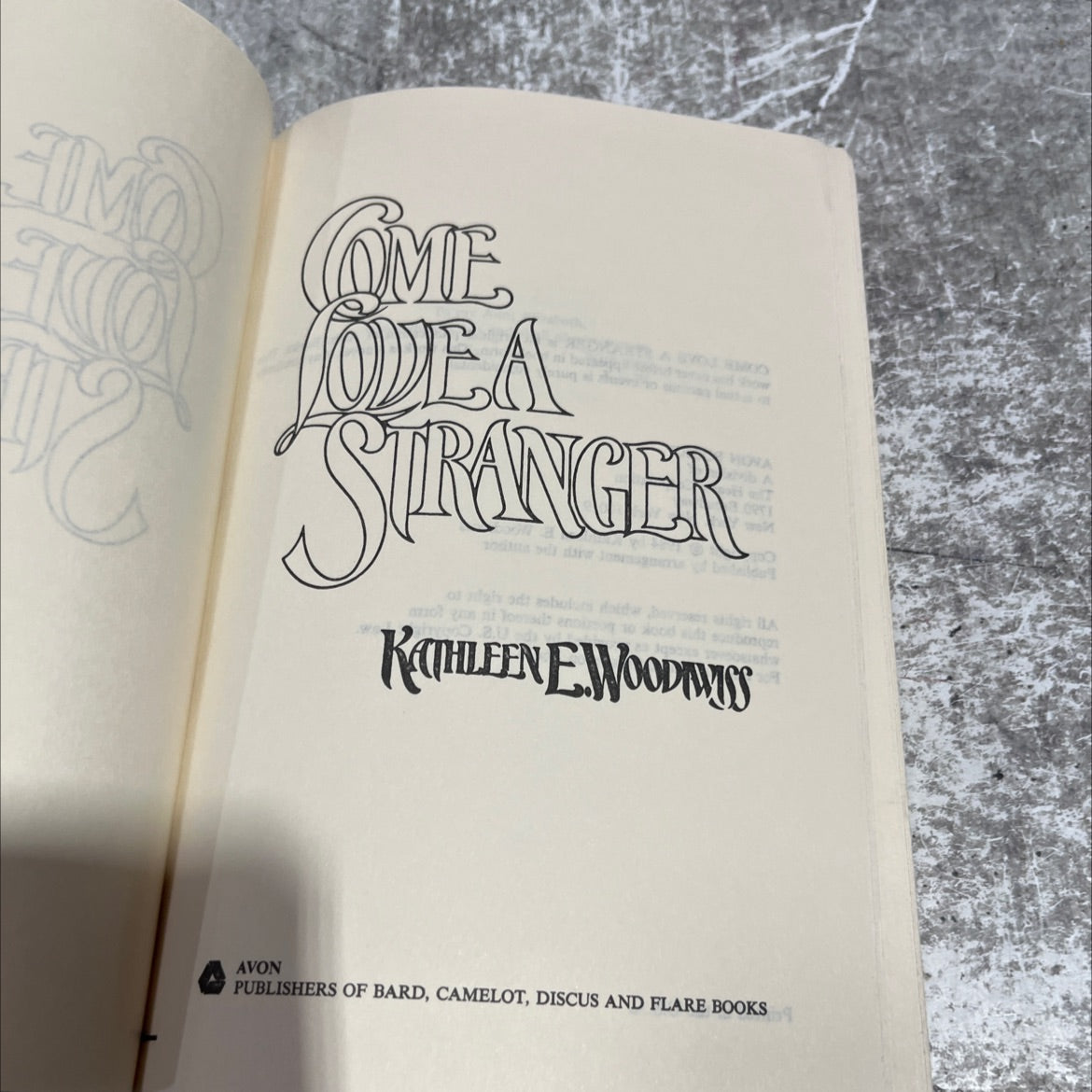 come love a stranger book, by kathleen e. woodiwiss, 1984 Hardcover image 2
