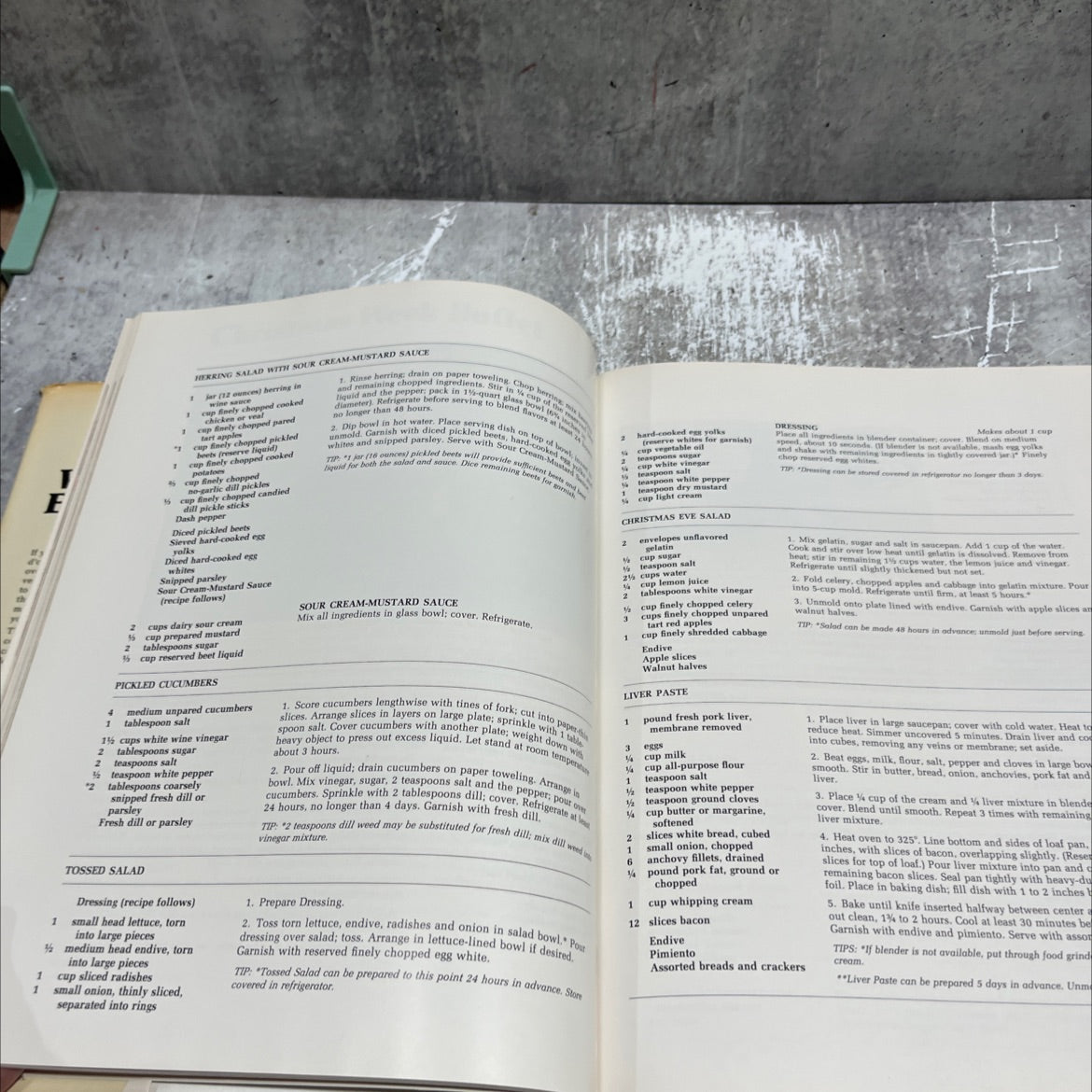 content when you're entertaining book, by editors of sphere/the betty crocker magazine, 1974 Hardcover image 4