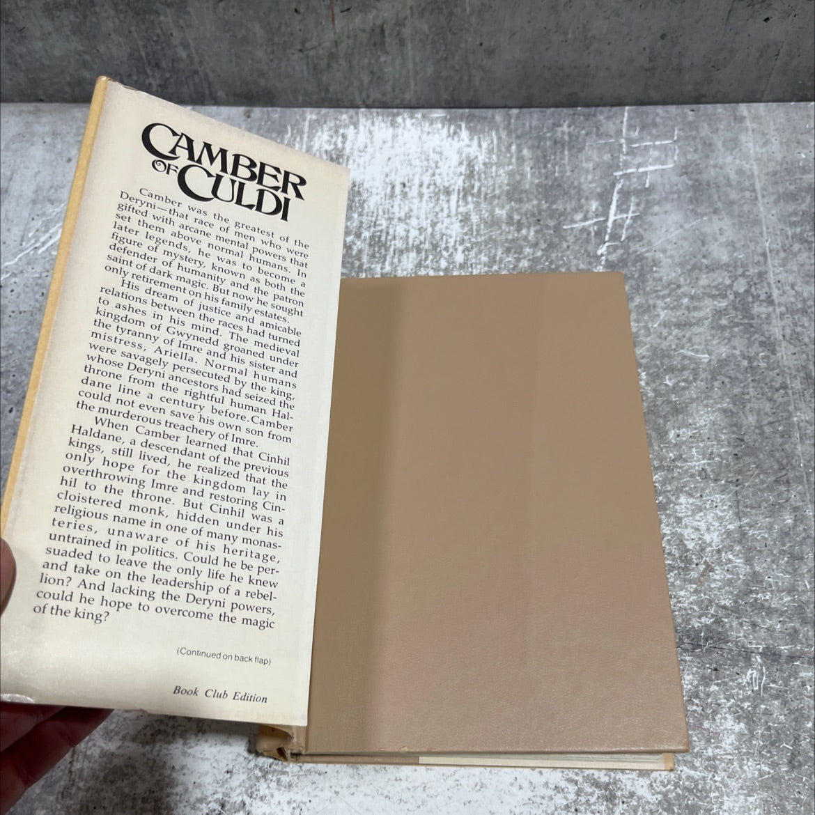 cycle smad te camber of culdi book, by Katherine Kurtz, 1976 Hardcover image 4