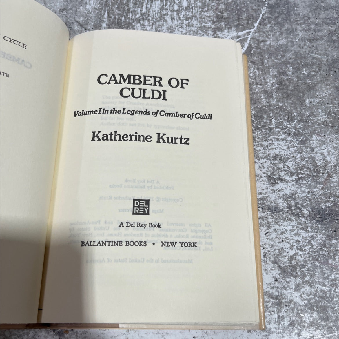 cycle smad te camber of culdi book, by Katherine Kurtz, 1976 Hardcover image 2