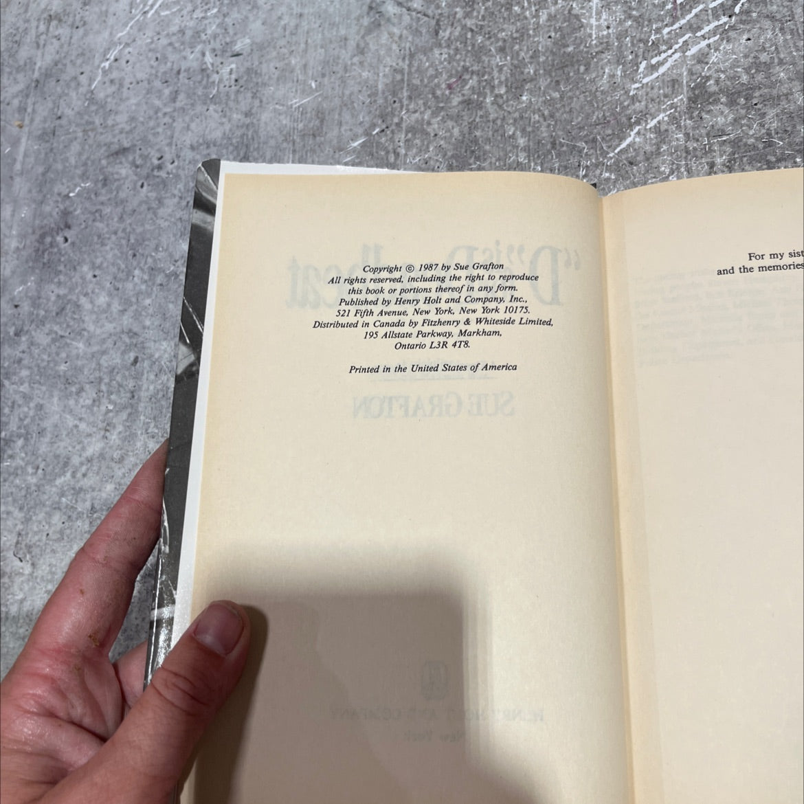 d is for deadbeat book, by sue grafton, 1987 Hardcover image 3