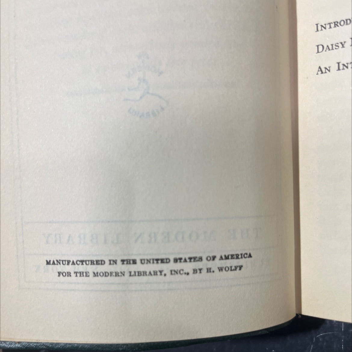 daisy miller an international episode book, by henry james, 1970 Leather image 3