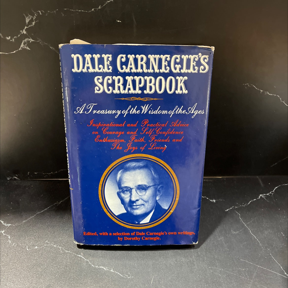 dale carnegie's scrapbook a treasury of the wisdom of the ages book, by dale carnegie, 1959 Hardcover, Vintage image 1