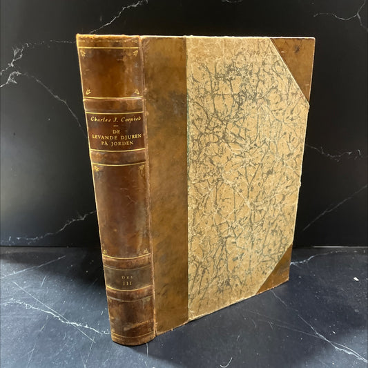 de levande djuren på jorden book, by charles j. cornish, 1926 Leather image 1