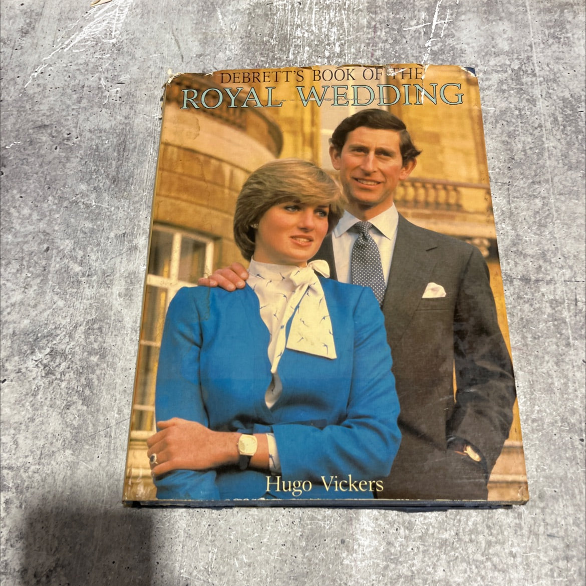 debrett's book of the royal wedding book, by hugo vickers, 1981 Hardcover image 1