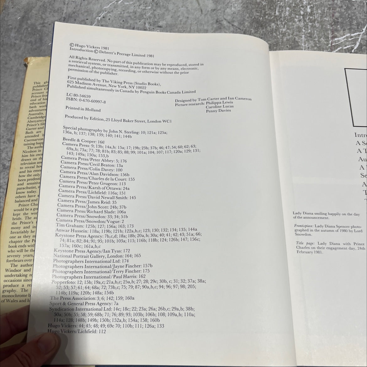 debrett's book of the royal wedding book, by hugo vickers, 1981 Hardcover image 3