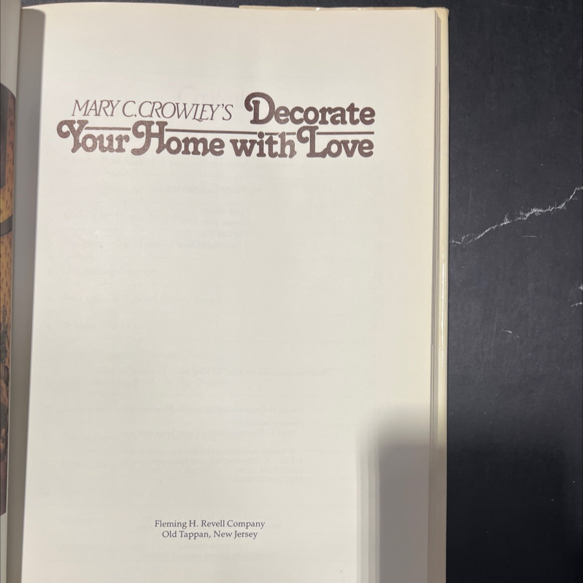 decorate your home with love book, by Mary C. Crowley, 1986 Hardcover image 2
