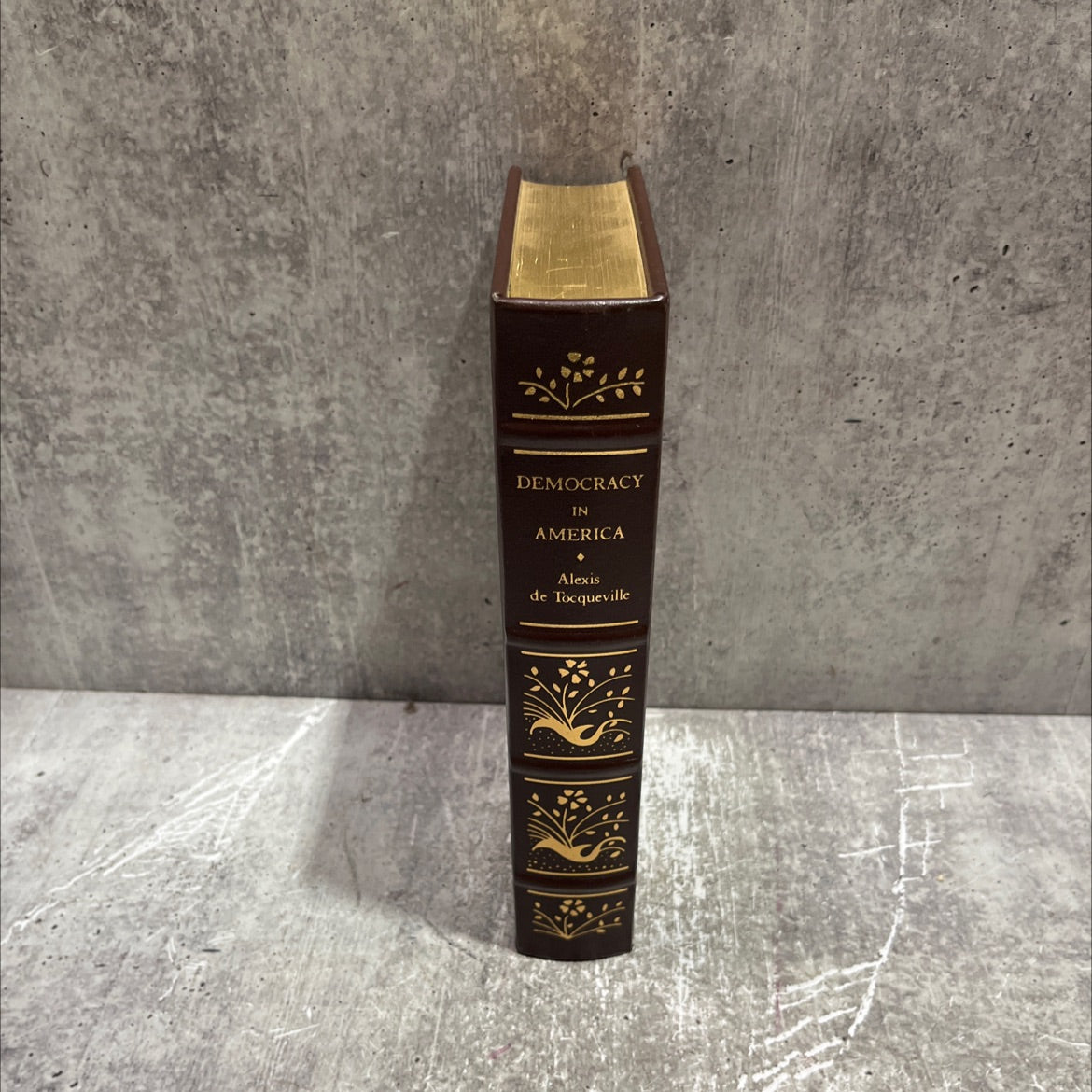 democracy in america book, by Alexis de Tocqueville, 2000 Leather image 4