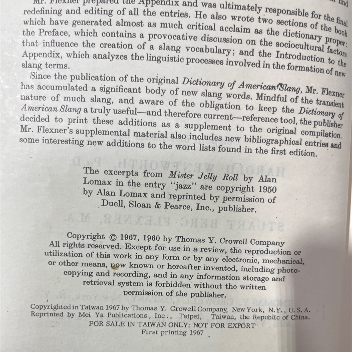 dictionary of american slang book, by harold wentworth, ph.d. and stuart berg flexner, m.a., 1967 Hardcover image 3