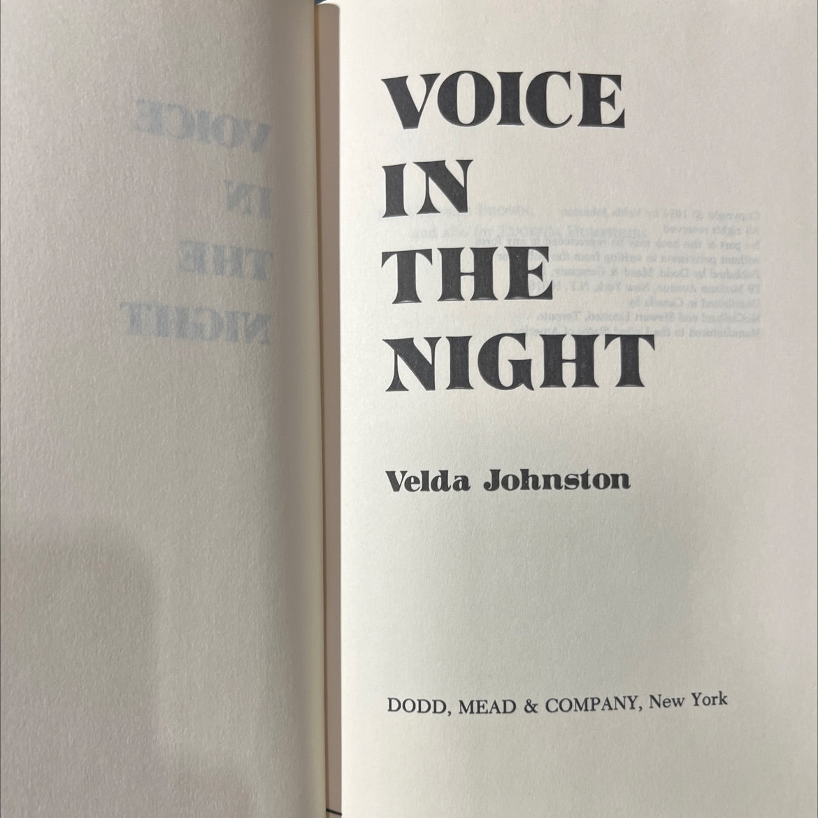 diov thom voice in the night book, by Velda Johnston, 1984 Hardcover image 2