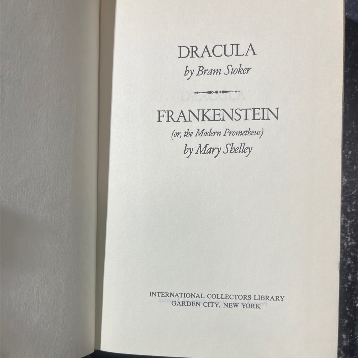 dracula / frankenstein (or, the modern prometheus) book, by bram stoker / mary shelley, 1970 Hardcover image 2