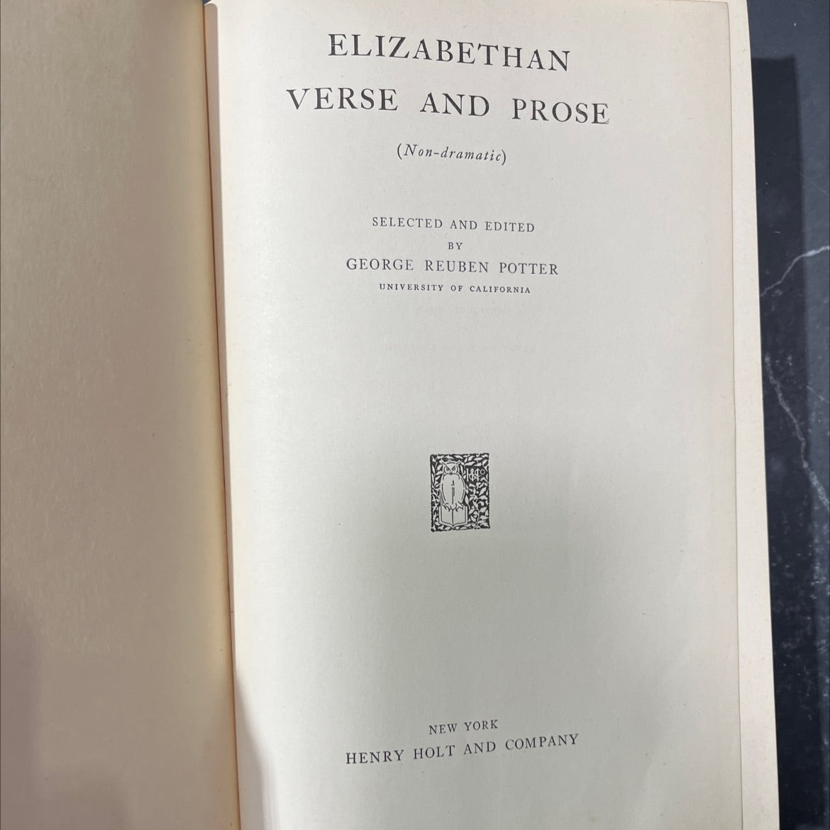 elizabethan verse and prose book, by george reuben potter, 1950 Hardcover image 2
