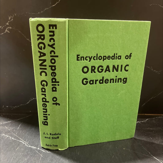 encyclopedia of organic gardening book, by staff of organic gardening and farming magazine, 1977 Hardcover image 1