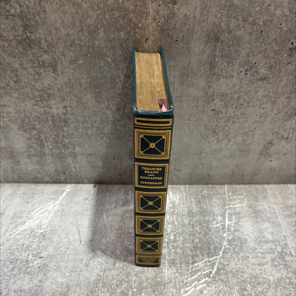 enely sabulty treasure island and kidnapped book, by robert louis stevenson, 1988 Hardcover image 4