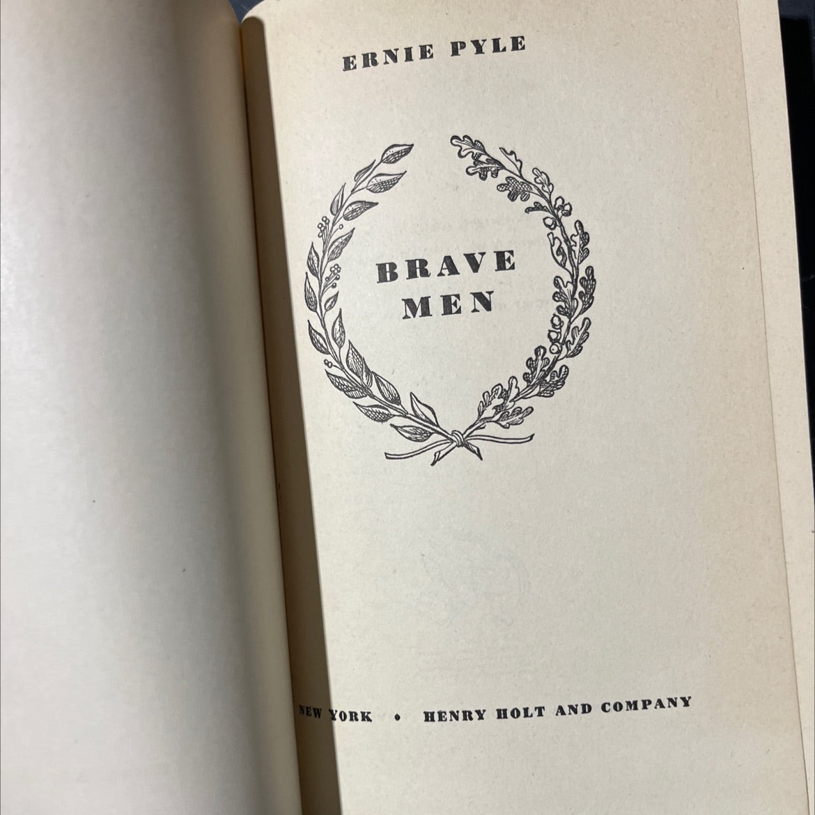ernie pyle brave men book, by ernie pyle, 1944 Hardcover image 2