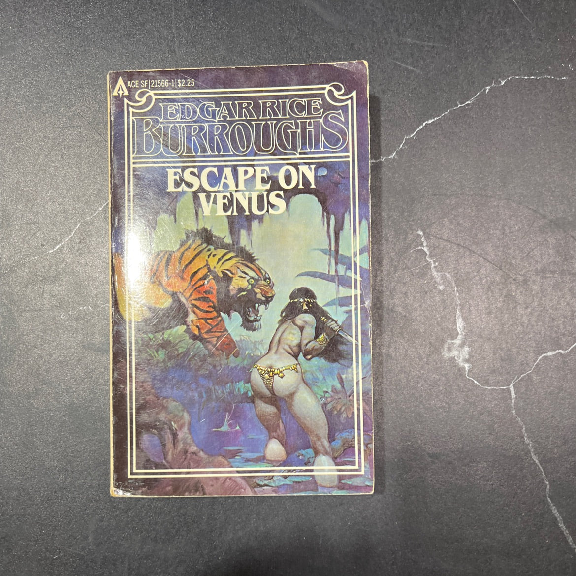escape on venus book, by edgar rice burroughs, 1941 Paperback image 1