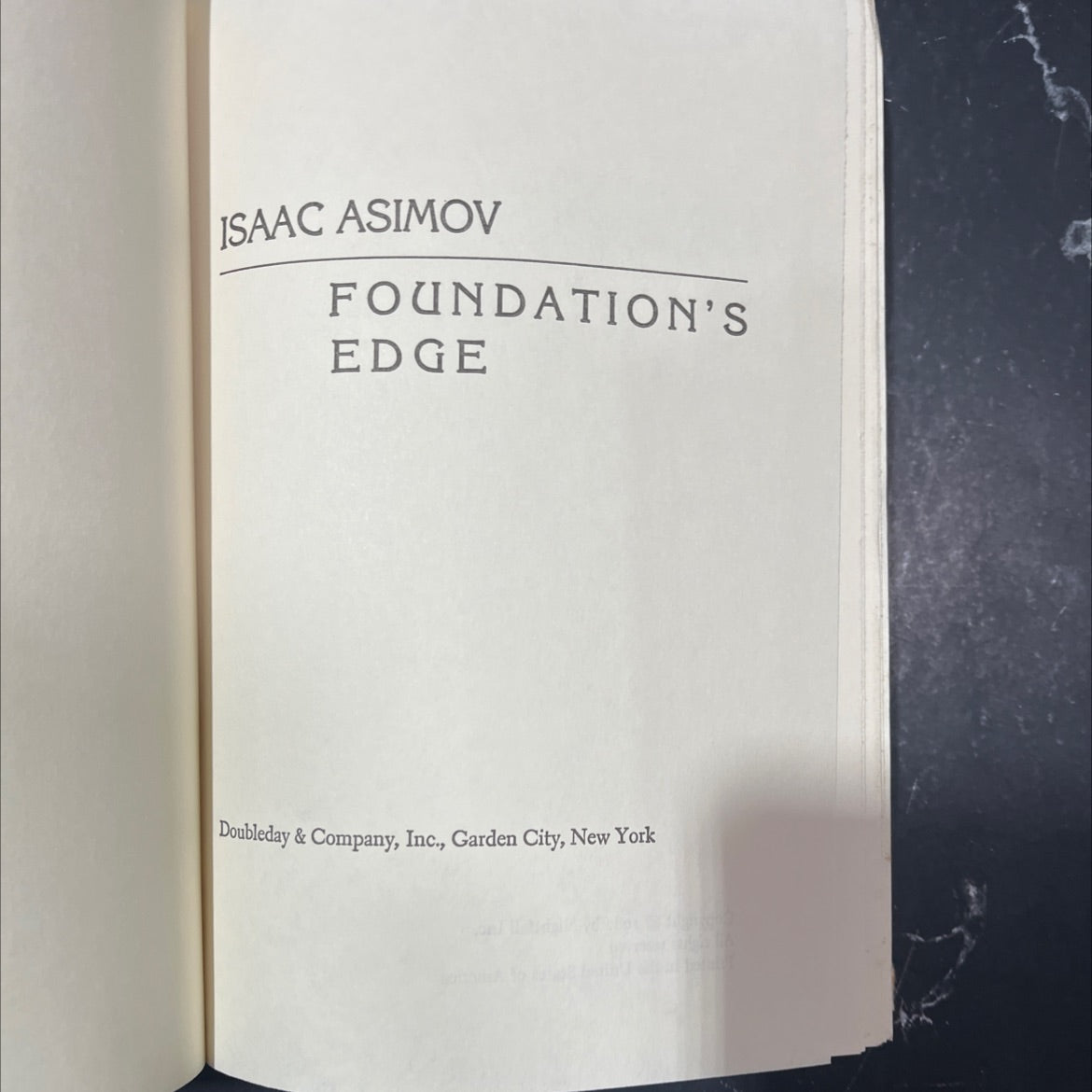 foundation's edge book, by isaac asimov, 1982 Hardcover image 2