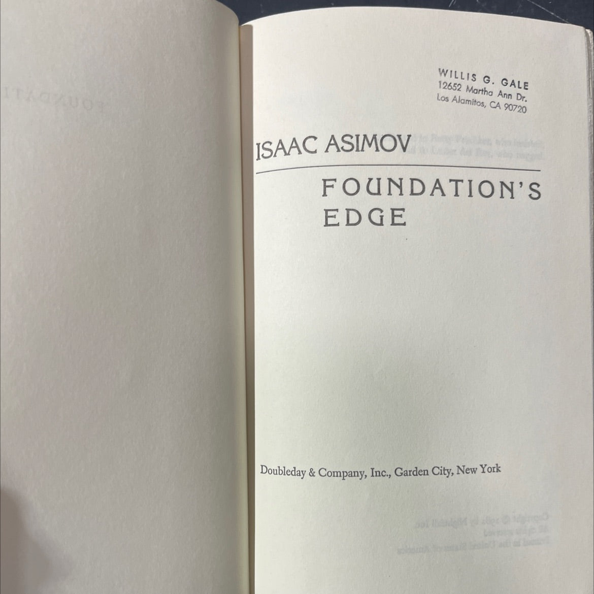 foundation's edge book, by isaac asimov, 1982 Hardcover image 2