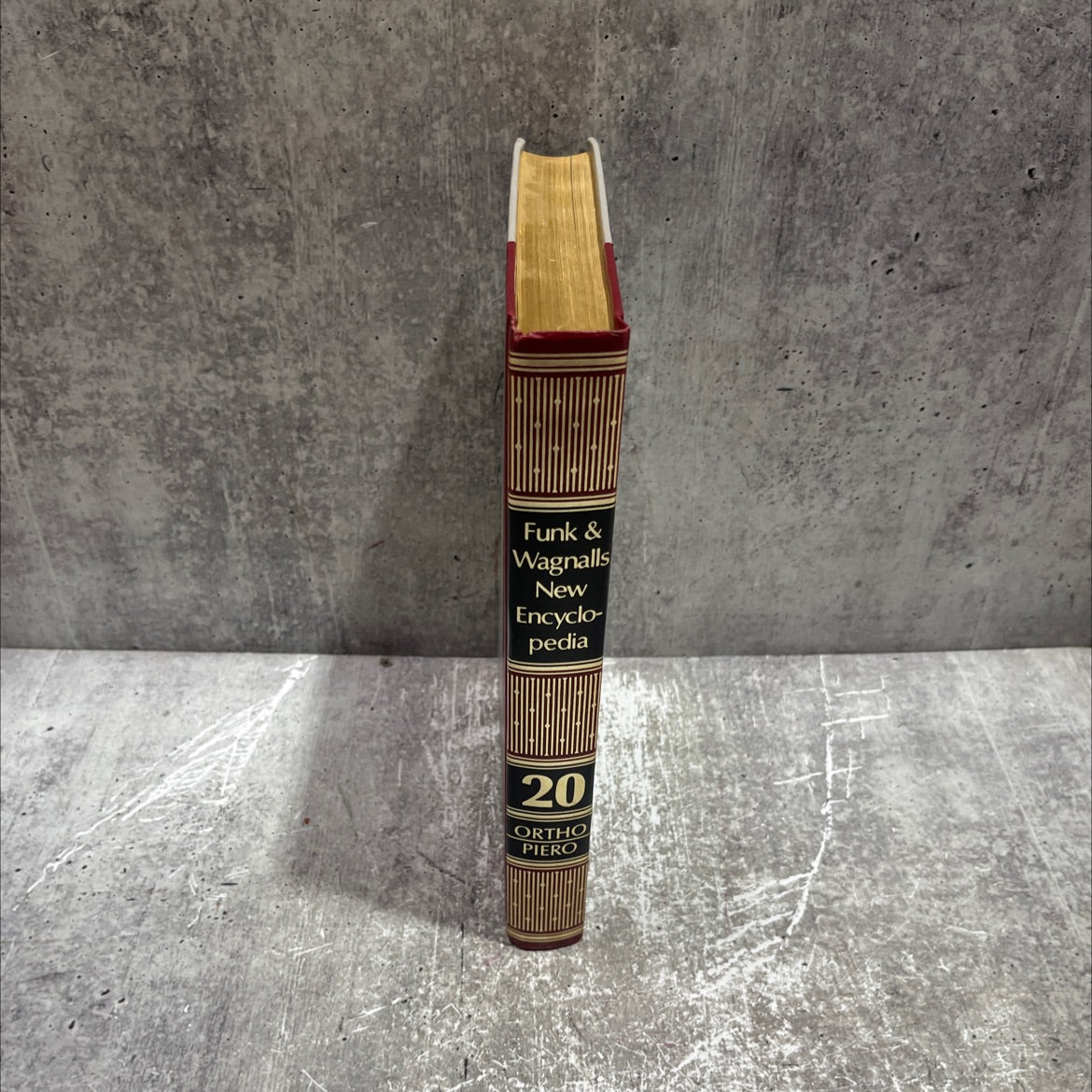 funk & wagnalls new encyclopedia volume 20 orthodox church to piero della francesca book, by funk & wagnalls inc., 1990 image 4