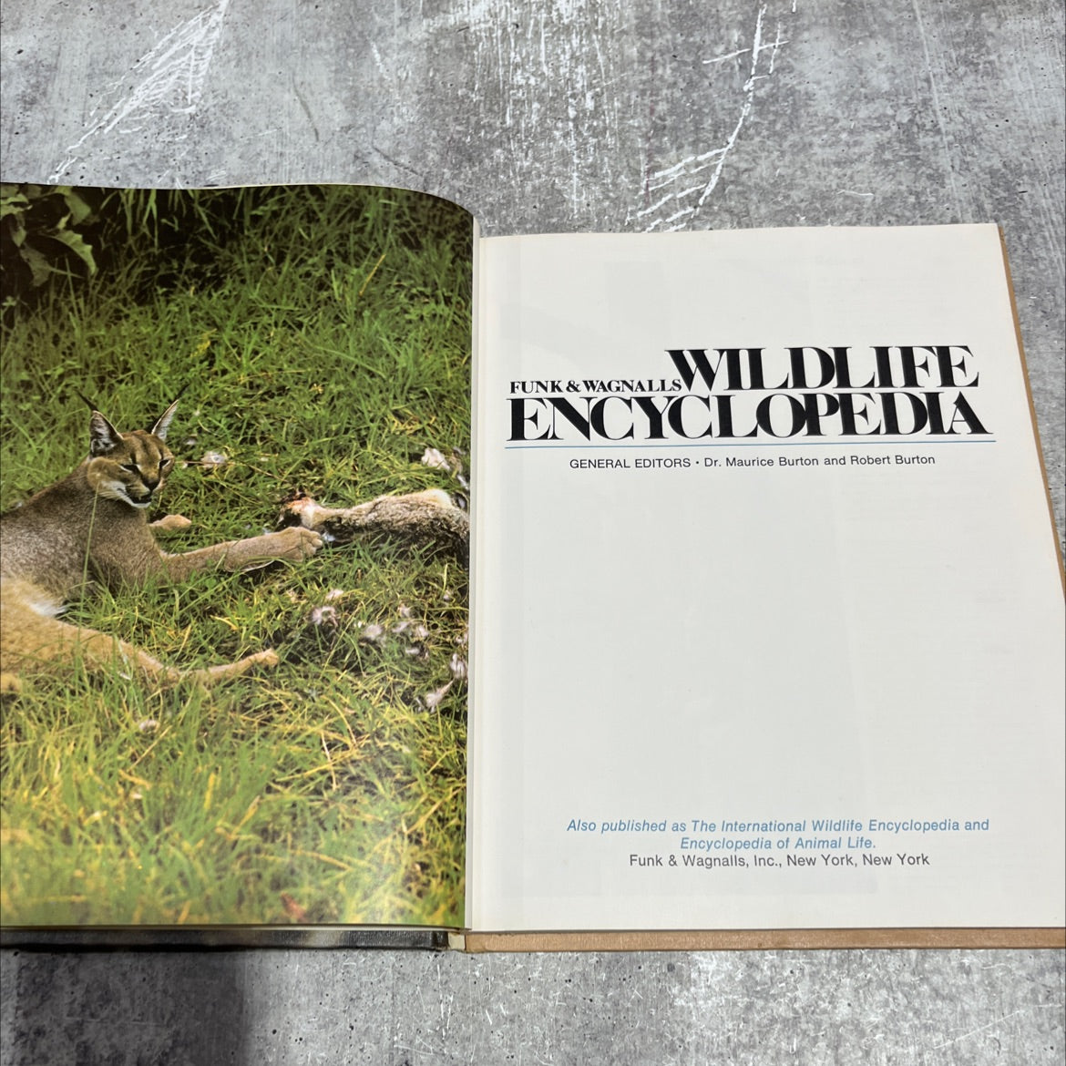 funk&wagnalls wildlife encyclopedia book, by Dr. Maurice Burton and Robert Burton, 1974 Hardcover image 2