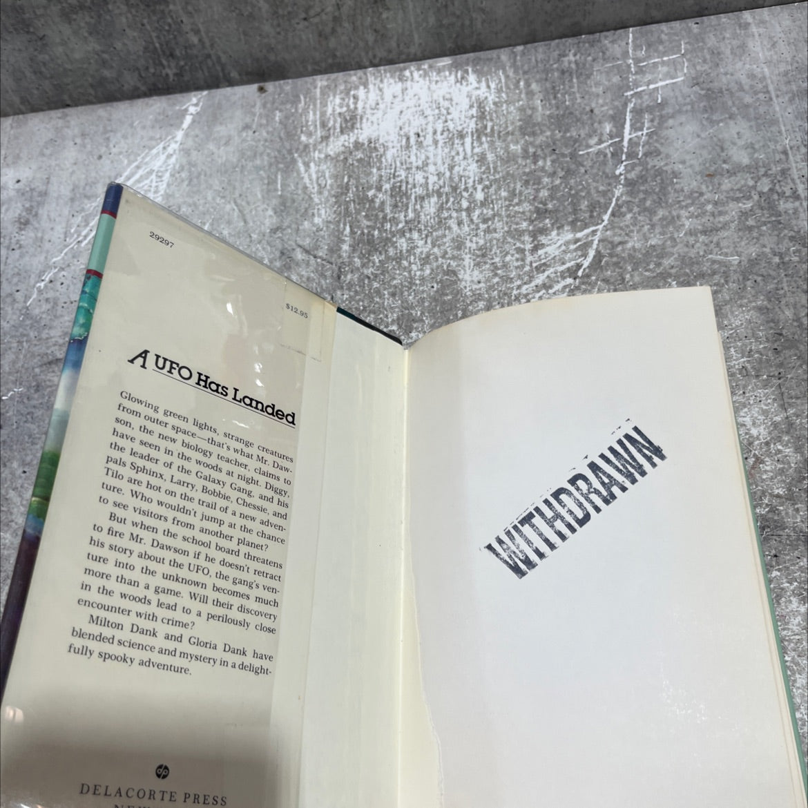 galaxy cang mystery ufo has landed book, by Milton Dank & Gloria Dank, 1983 Hardcover image 4