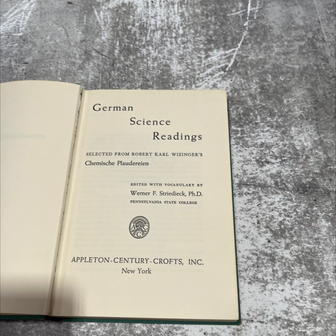 german science readings selected from robert karl wizinger's chemische plaudereien book, by robert karl wizinger, 1942 image 2