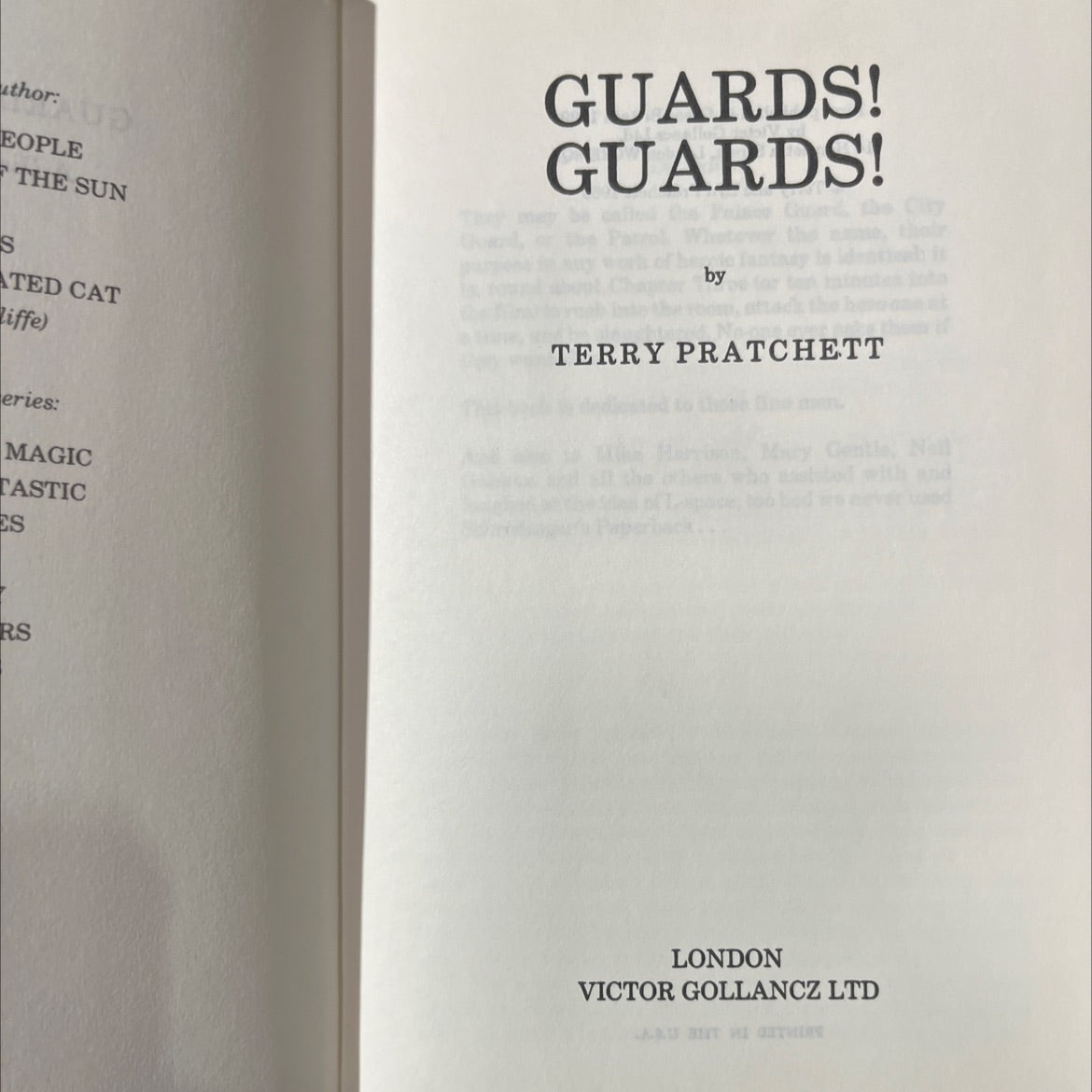guards! guards! book, by terry pratchett, 1989 Hardcover image 2