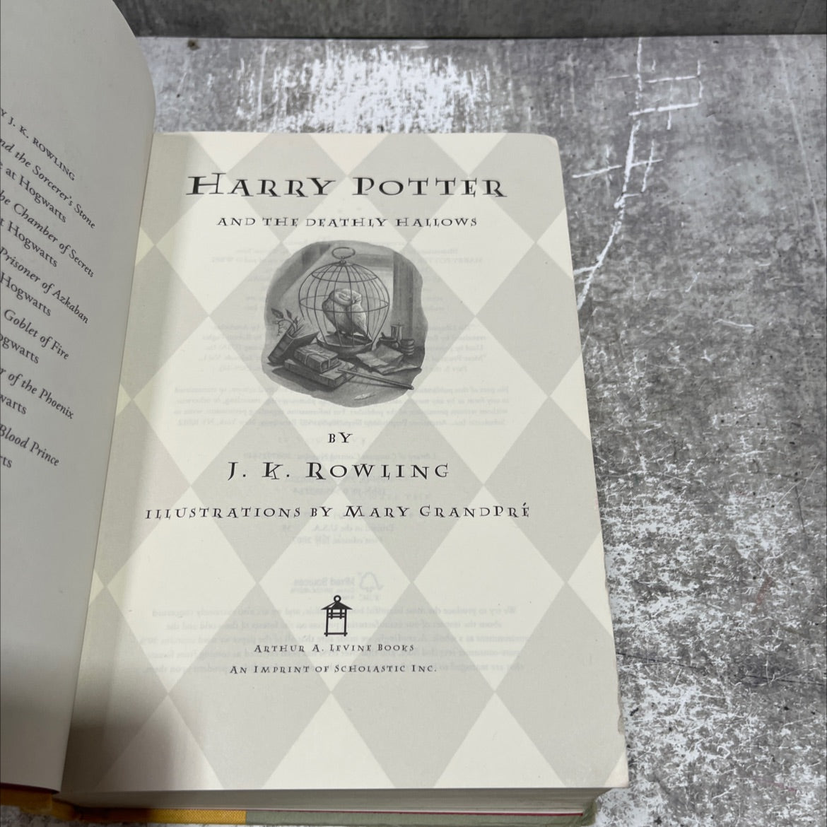 harry potter and the deathly hallows book, by j. k. rowling, 2007 Hardcover image 2