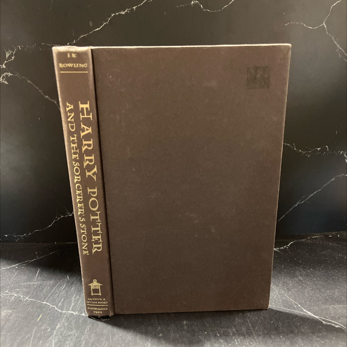 harry potter and the sorcerer's stone book, by J.K. Rowling, 1998 Hardcover image 1