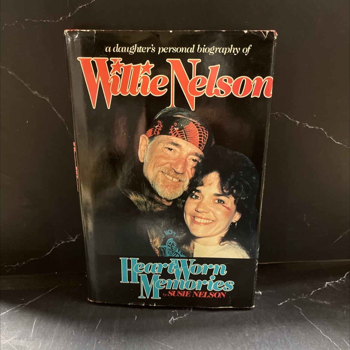 heart worn memories book, by susie nelson, 1987 Hardcover image 1