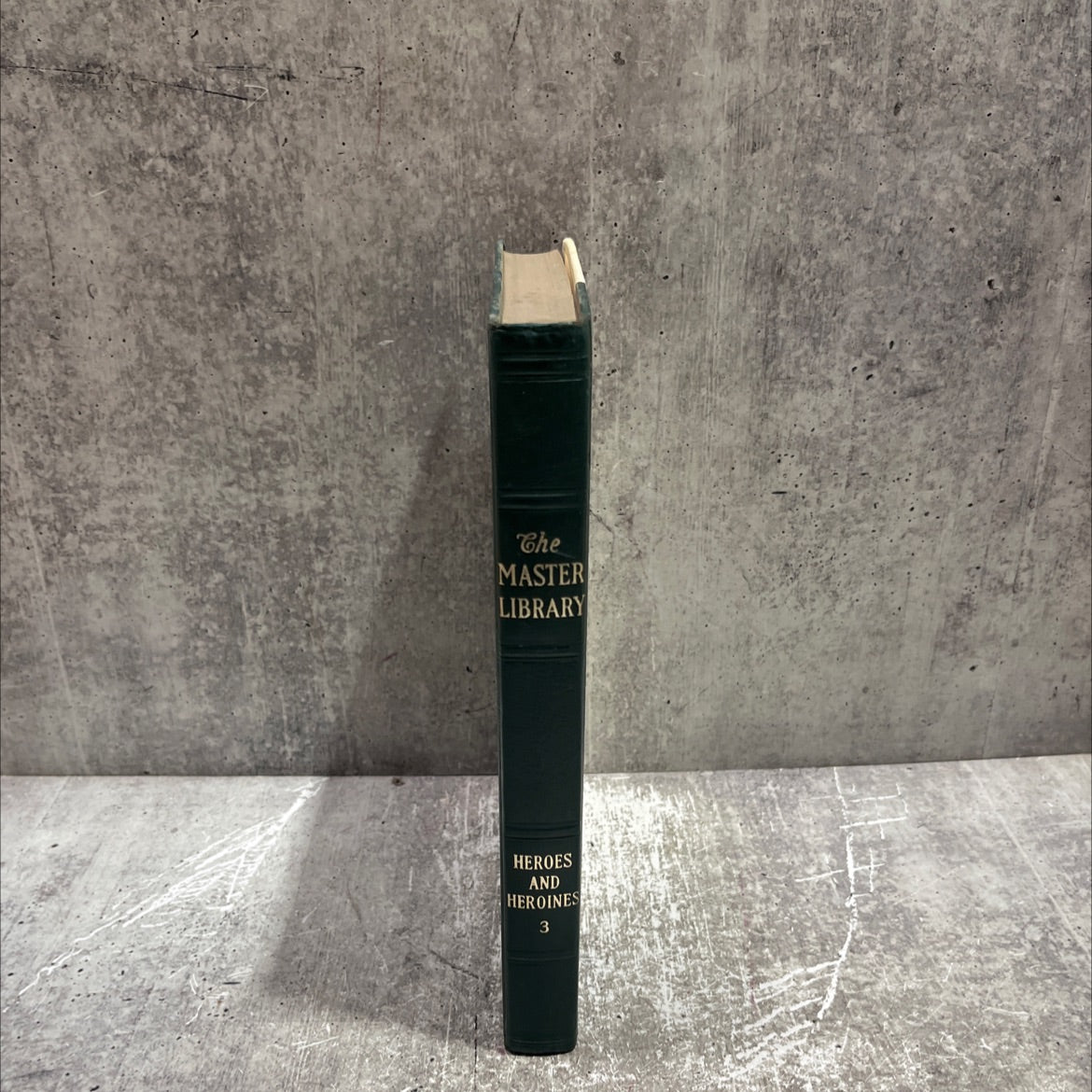 heroes and heroines book, by unknown, 1968 Hardcover image 4