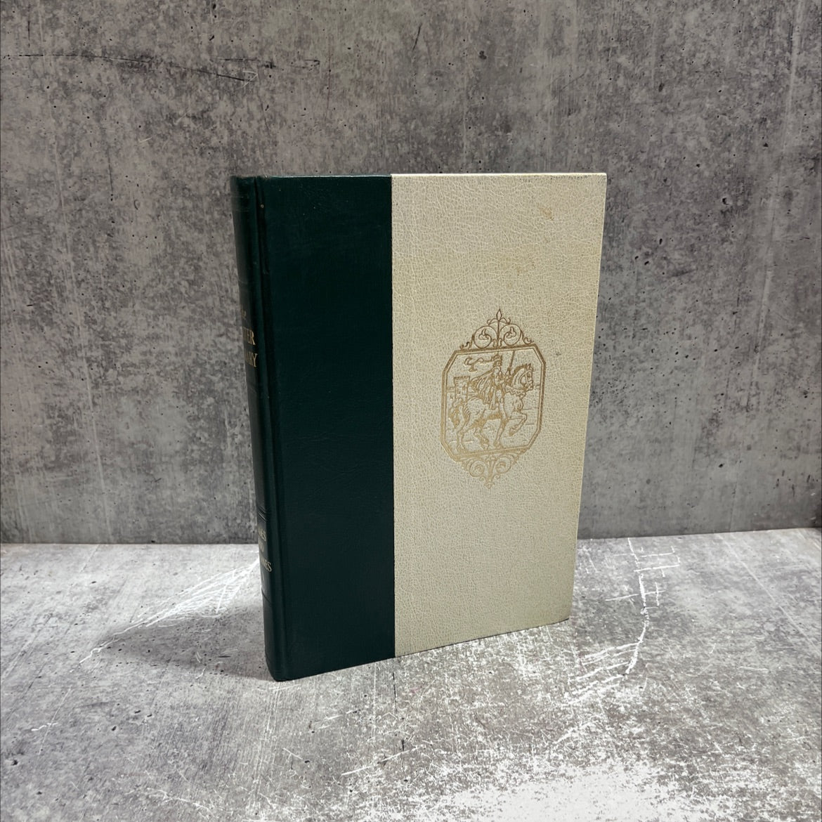 heroes and heroines book, by unknown, 1968 Hardcover image 1