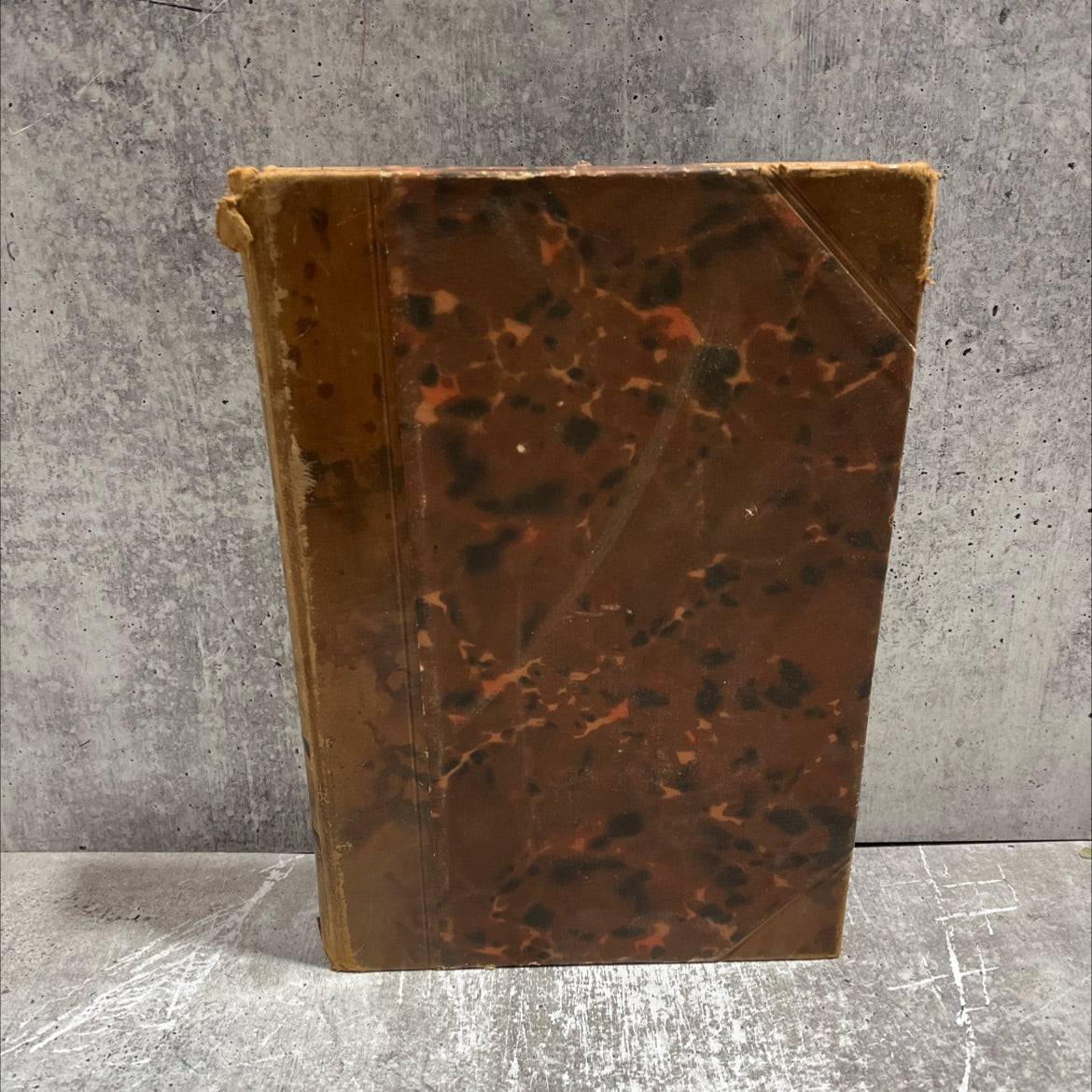 hjelmkasuar book, by ingvald lieberkind, 1937 Leather image 1