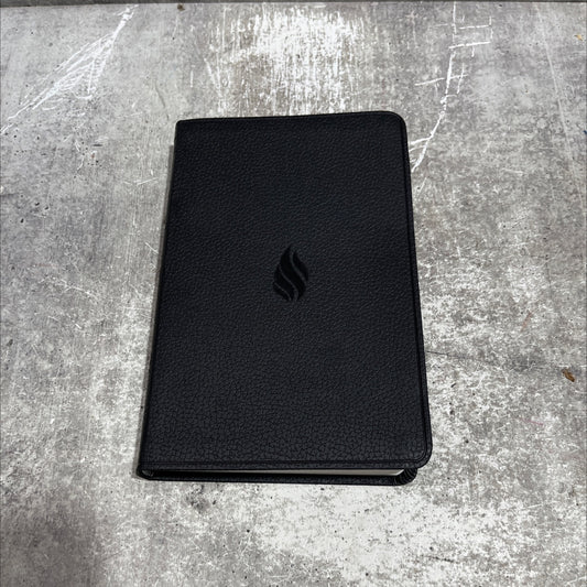 holy bible, english standard version book, by unknown, 2016 Leather image 1