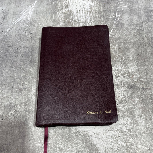holy bible, new international version, life application study bible book, by Zondervan, Tyndale House Publishers, 2011 image 1